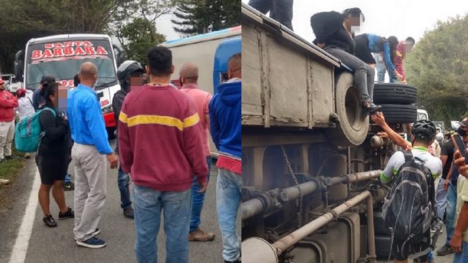 Un bus se volcó en la vía a Santa Bárbara, Antioquia Un bus se volcó en la vía a Santa Bárbara, Antioquia