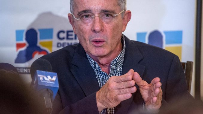 El expresidente colombiano Álvaro Uribe Vélez, en una fotografía de archivo. EFE/Giorgio Viera Álvaro Uribe
