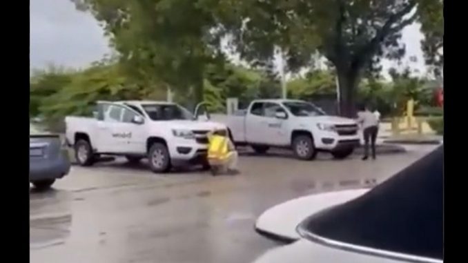 Balacera en Florida, EE.UU. dejó dos policías y un civil heridos Balacera en Florida, EE.UU. dejó dos policías y un civil heridos