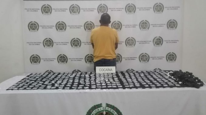 Lo cogieron en Medellín con 900 dosis de base de coca Lo cogieron en Medellín con 900 dosis de base de coca