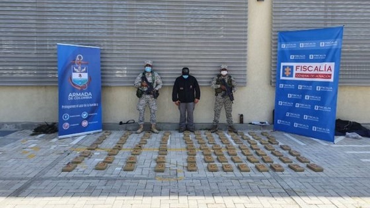 Incautaron un 'montón' de clorhidrato de coca entre cemento