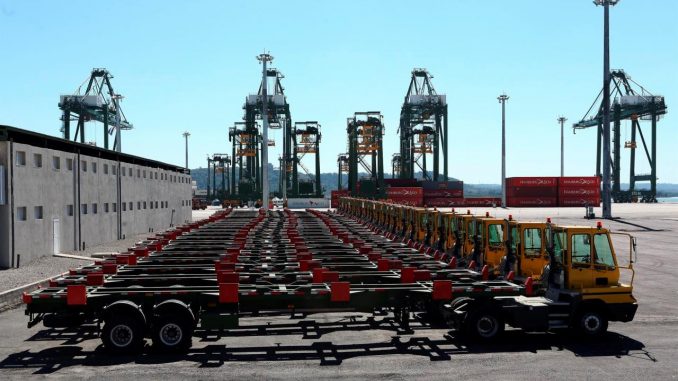 Vista de la terminal de contenedores un puerto, en una fotografía de archivo. EFE/Alejandro Ernesto FMI