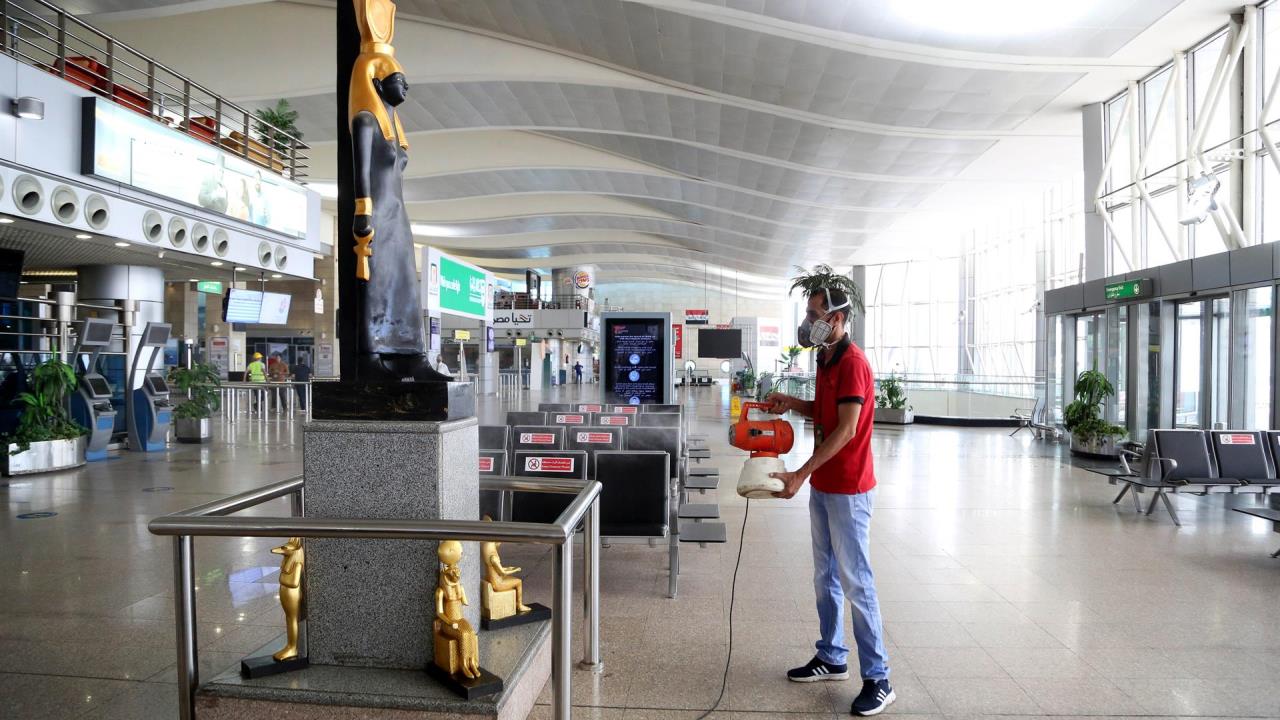 ¡Por nota con amenazas! Avión de Egyptair con rumbo a Moscú regresa al aeropuerto de El Cairo