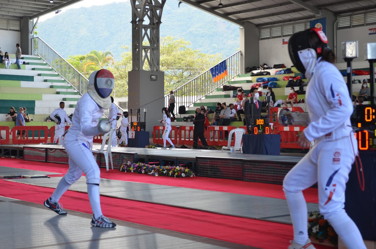 FOTOS: Colombia se coronó Campeón Sudamericano de Esgrima en las categorías juveniles 10 esgrima1