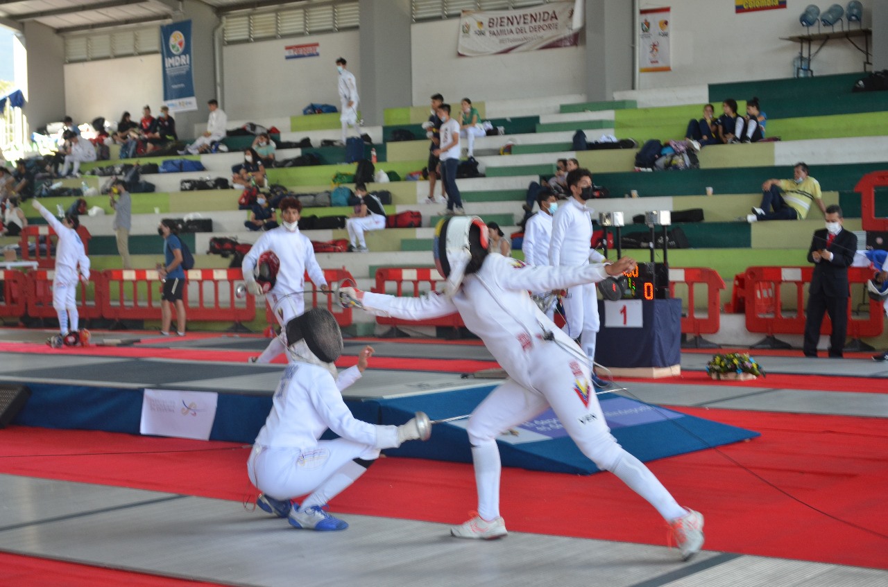 FOTOS: Colombia se coronó Campeón Sudamericano de Esgrima en las categorías juveniles 3 esgrima2