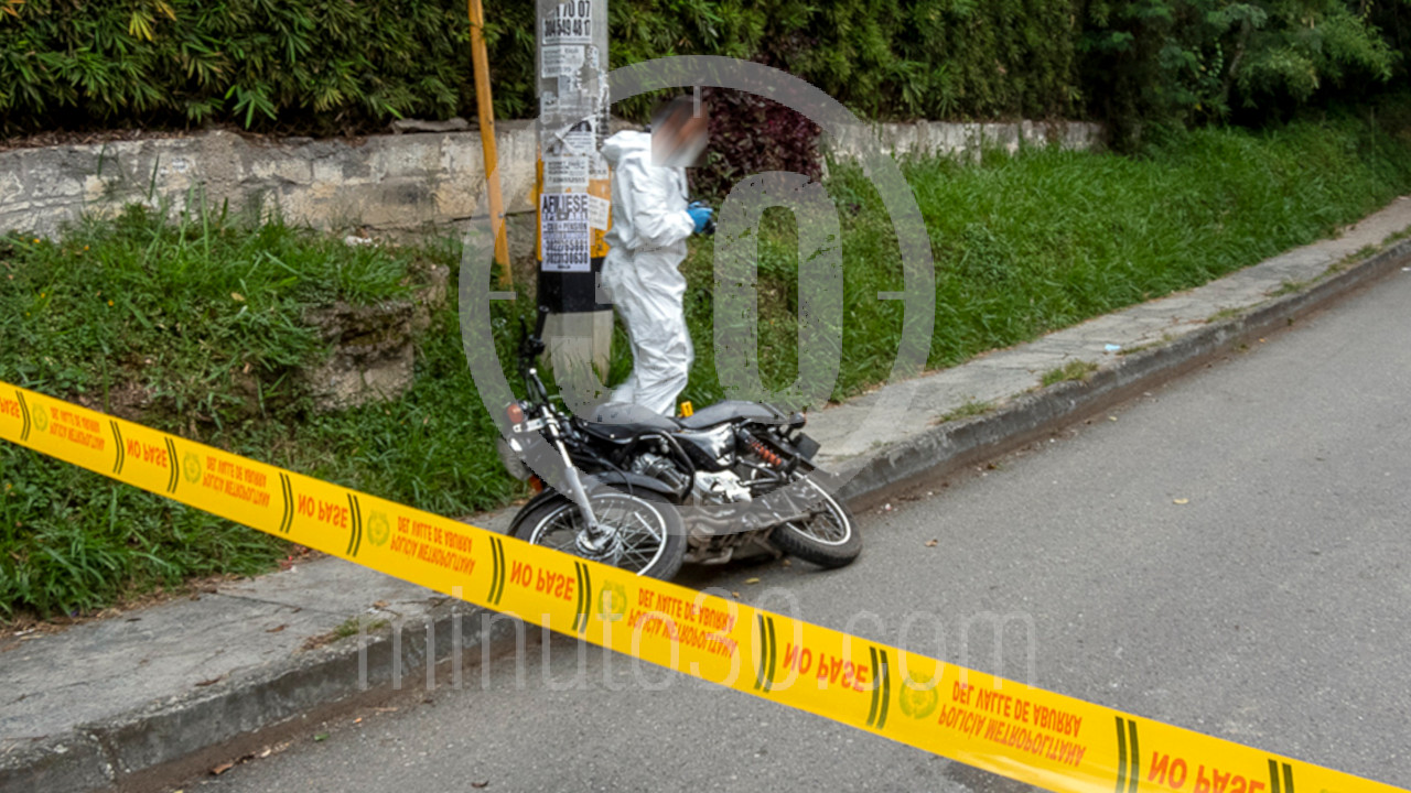 EN FOTOS Y VIDEO: Sicario mató a un hombre en ‘La 13’ y un vendedor que intentó detenerlo también fue baleado 8 COMUNA 13