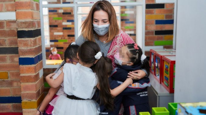 Vacunar a los niños contra el Covid es protegerlos: Directora del ICBF Vacunar a los niños contra el Covid es protegerlos: Directora del ICBF