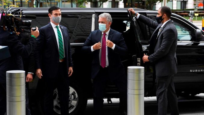 El presidente de Colombia, Iván Duque, llega a la sede del Banco Mundial en Washington (EE.UU.)EFE/Lenin Nolly Duque