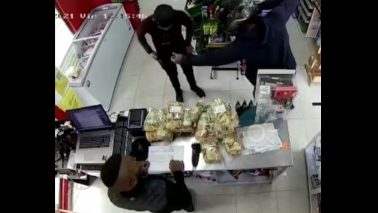 Ladrón entró a supermercado y vació los bolsillos de las personas que allí se encontraban