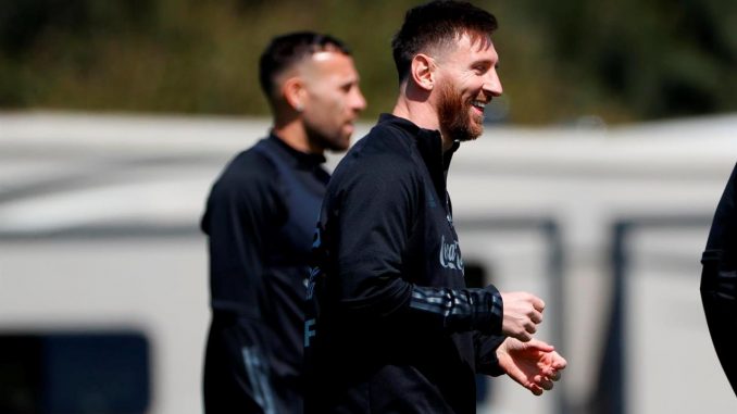 El jugador de la selección Argentina Lionel Messi participa en un entrenamiento. EFE/ Juan Ignacio Roncoroni Balón de Oro