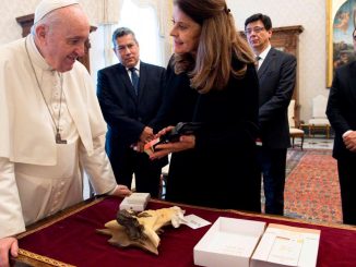La vicepresidenta colombiana habla con el papa de pobreza y narcotráfico 1 Papa