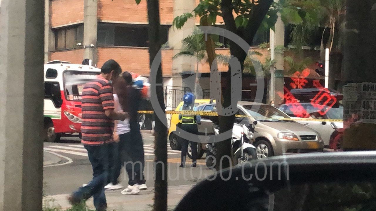 EN VIDEO: ¡Qué horror! En pleno centro murió un peatón atropellado por un bus 3 peatón