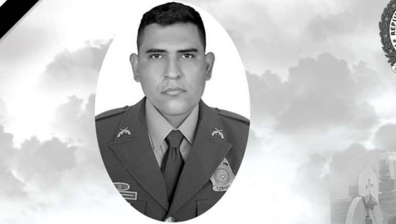 Murió el policía herido en ataque a estación en San Calixto