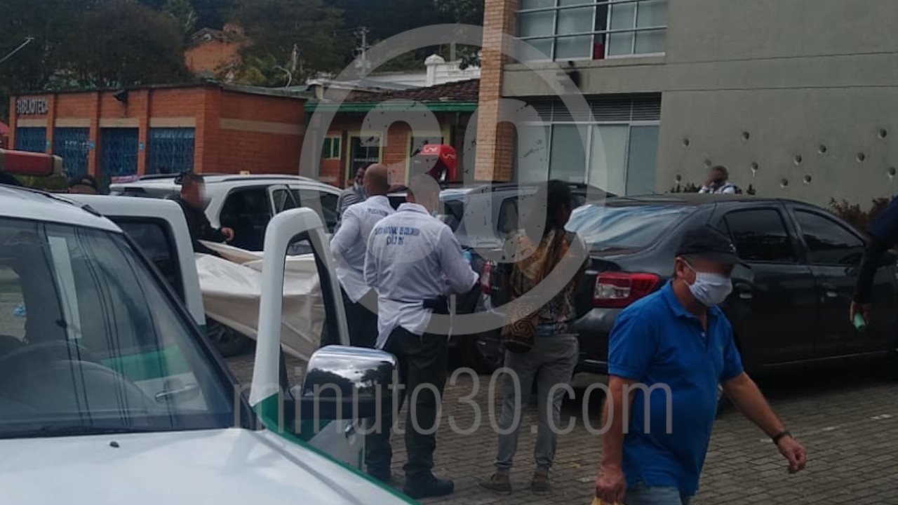 FOTO: ¡Qué susto! En Santa Elena murió un hombre, al parecer tras ingerir un ‘bebedizo’ 1 Santa Elena