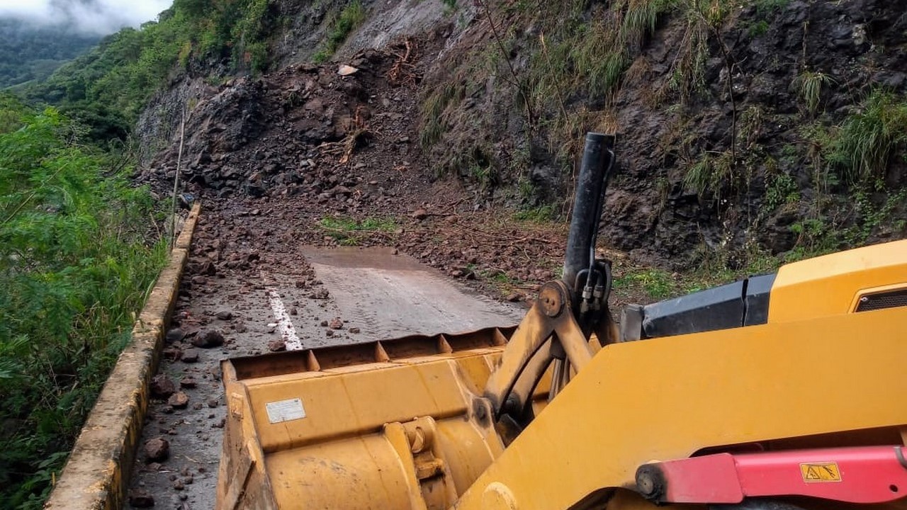 Cerrada la vía entre Bolombolo y Santa Fe de Antioquia