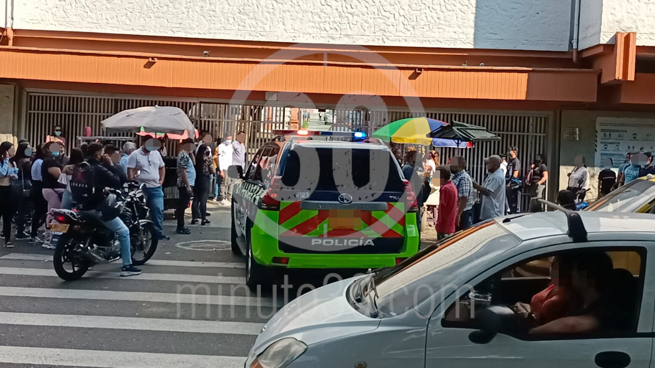 FOTOS: Apuñalaron hasta la muerte a un hombre al interior de un cementerio de Medellín 2 2 9