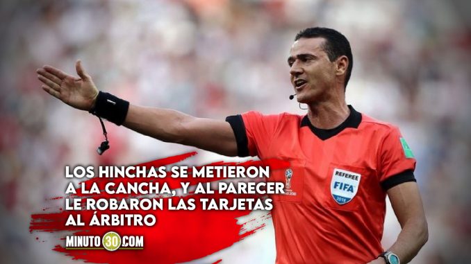 A-Wilmar-Roldan-lo-querian-linchar-en-Armenia-tras-el-partido-entre-Quindio-y-Santa-Fe árbitro Wilmar Roldán