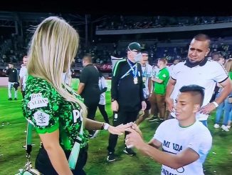 Alex Castro quedó Campeón con Atlético Nacional y aprovechó para pedirle matrimonio a su mujer: ¡Dijo que sí! 1 Alex Castro