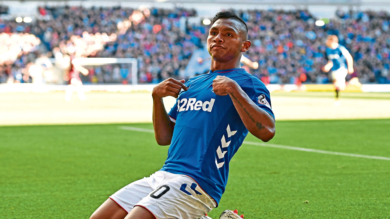 Alfredo Morelos estrena técnico en el Rangers