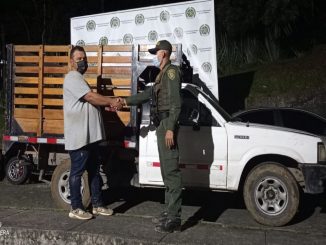 ¡Qué plaga! En Buenos Aires capturaron a dos hombres que se habían robado una camioneta 8 Buenos Aires