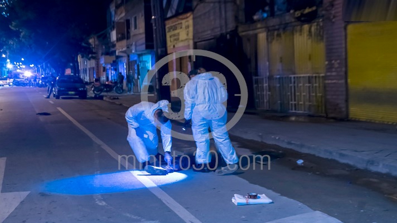 EN FOTOS Y VIDEO: Con arma blanca, dos habitantes en condición de calle se agarraron por La Minorista, uno terminó muerto 2 Candelaria