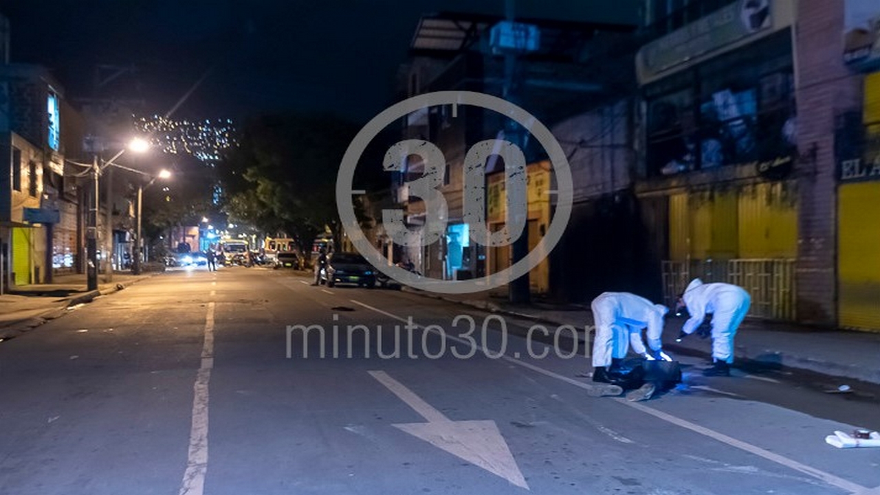 EN FOTOS Y VIDEO: Con arma blanca, dos habitantes en condición de calle se agarraron por La Minorista, uno terminó muerto 6 Candelaria