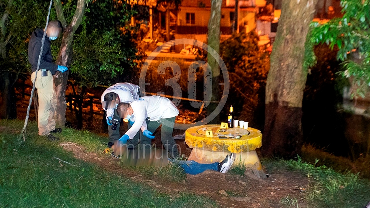 A bala y puñal, mataron a un hombre en Buenos Aires