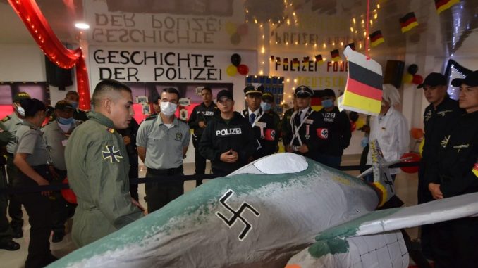 Escuela de Policía Simón Bolívar nazismo