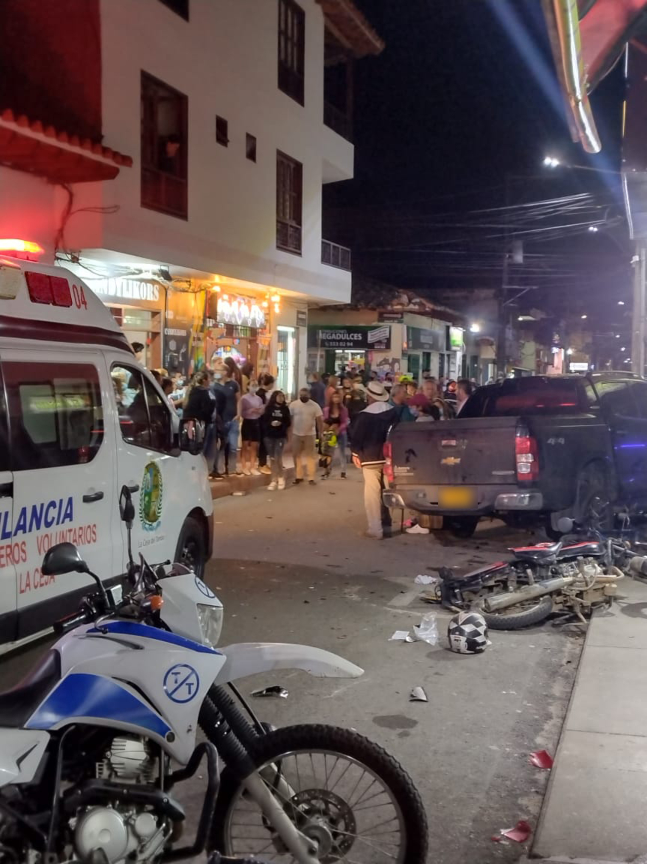 VIDEO: Choque en La Ceja aparentemente fue porque la conductora tuvo un ataque de epilepsia 1 La Ceja 2