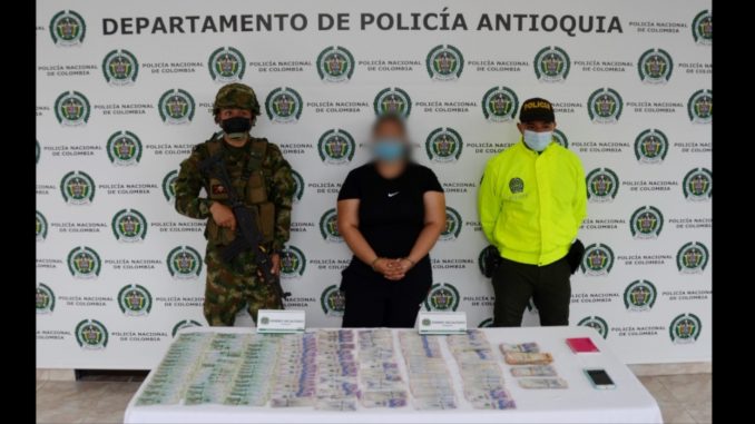 Capturaron a 'La Secre', habría sido por 20 años cabecilla de un grupo armado ilegal en Antioquia Capturaron a 'La Secre', habría sido por 20 años cabecilla de un grupo armado ilegal en Antioquia