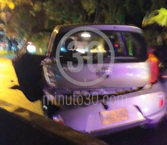 FOTOS Y VIDEO: ¡Qué tragedia! Camión se habría quedado sin frenos y se llevó por delante seis vehículos, una persona falleció 1 Las Palmas