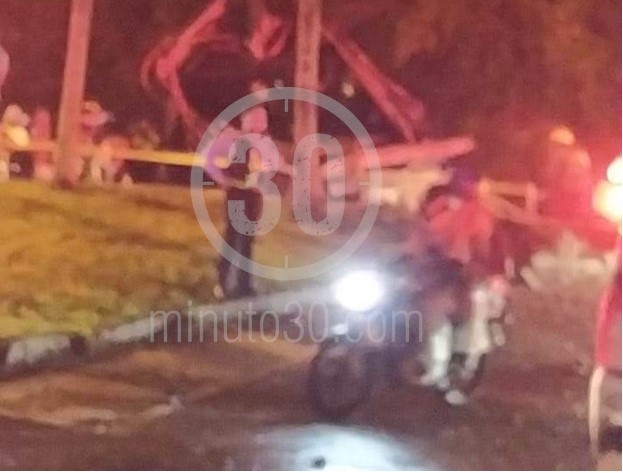 FOTOS Y VIDEO: ¡Qué tragedia! Camión se habría quedado sin frenos y se llevó por delante seis vehículos, una persona falleció 6 Las Palmas