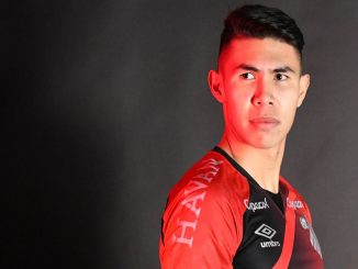Nicolas Hernández, de no tener espacio en Atlético Nacional a campeón de América 1 Nicolás Hernández campeón de la Sudamericana con Athletico Paranaense.