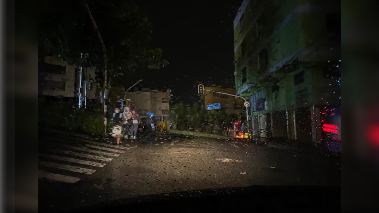 ¡Muy bueno! Están arreglando el sistema semafórico de Manizales