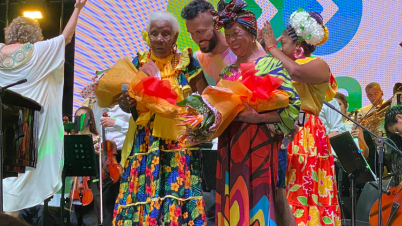 Dos maestras de la música se unieron en un solo escenario a la orilla del mar y brindaron un maravilloso espectáculo