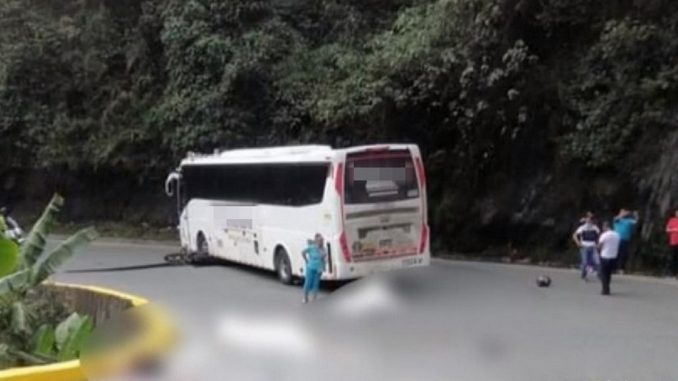 Grave accidente en el alto de La Línea dejó dos muertos Grave accidente en el alto de La Línea dejó dos muertos