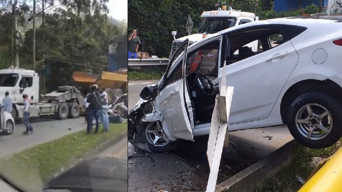 Tremendo accidente en la variante a Caldas Tremendo accidente en la variante a Caldas