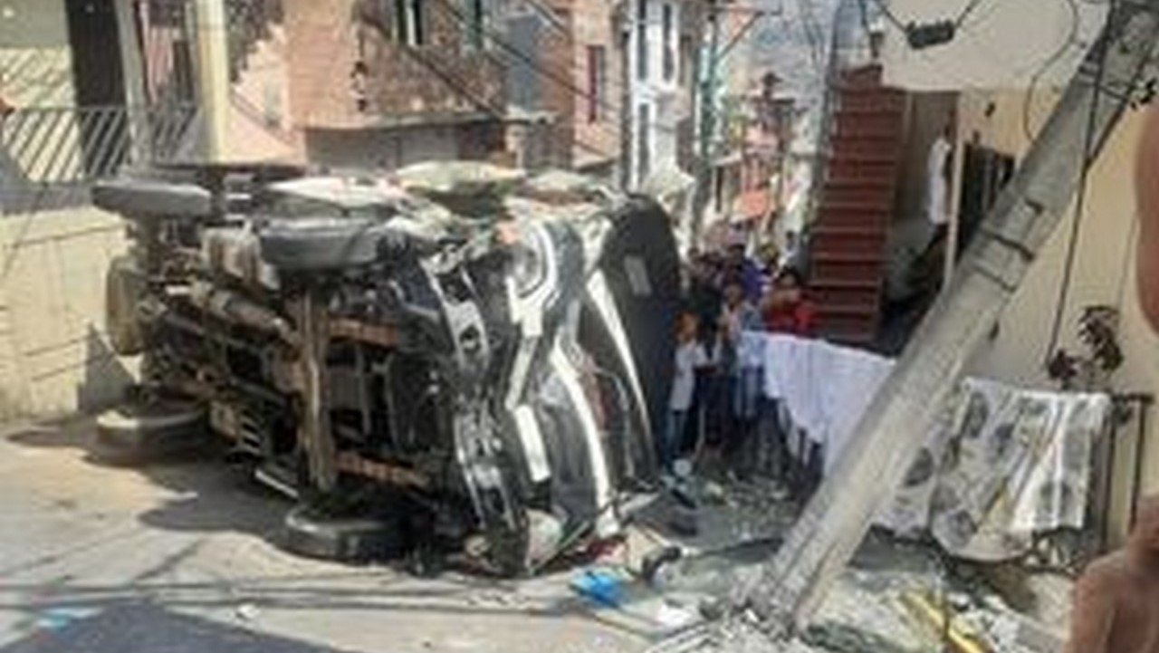 Se volcó un carro en Bello La Maruchenga