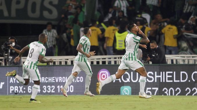 Jefferson Duque (d) de Nacional, en una fotografía de archivo. EFE/Luis Eduardo Noriega A. Atlético Nacional