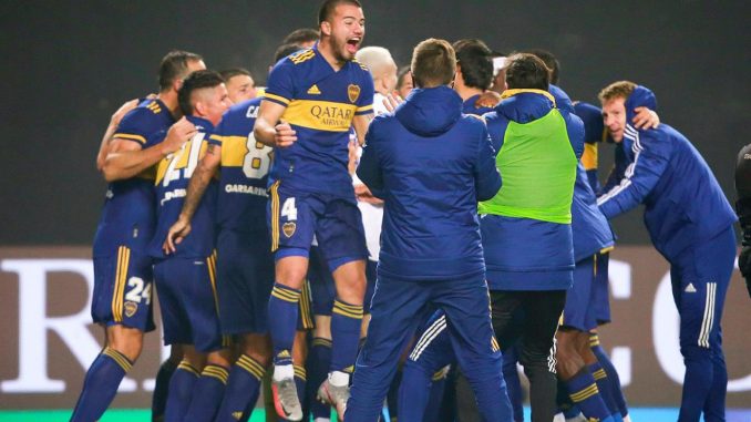 Jugadores de Boca celebran al ganar, en una fotografía de archivo. EFE/Demian Alday Estevez/Pool Boca