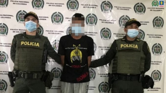 Hombre habría manoseado a una vendedora, estaría borracho Hombre habría manoseado a una vendedora, estaría borracho