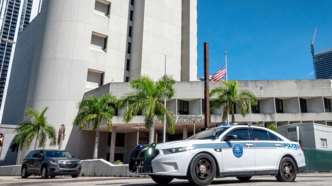 Vista de la corte de Florida donde se lleva el proceso contra el empresario colombo-venezolano Álex Saab. EFE/Cristóbal Herrera Álex Saab