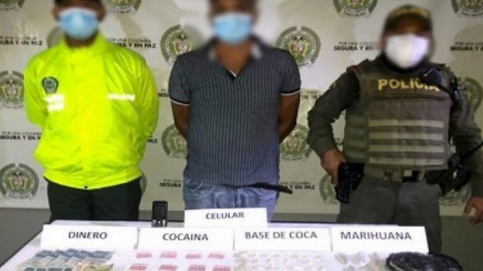 Cayó alias 'El Cabo' con un bolso 'lleno' de estupefacientes Cayó alias 'El Cabo' con un bolso 'lleno' de estupefacientes