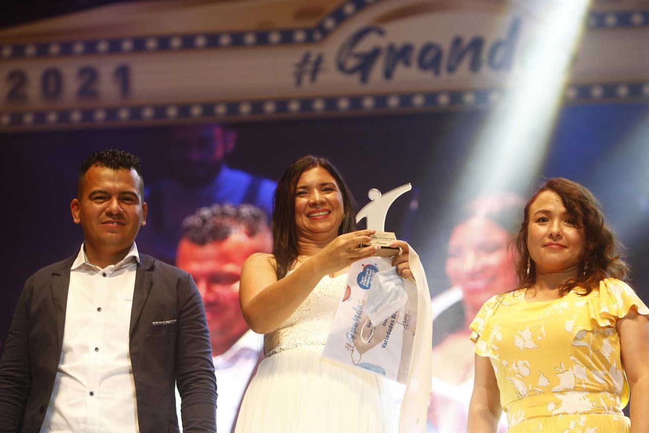 Premian a ocho empresarios colombianos por impulsar la economía del país 3 empresarios colombia1