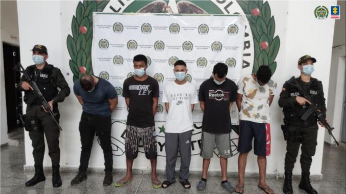 Cinco presuntos integrantes de 'Los Moncholos' fueron enviados a la cárcel Cinco presuntos integrantes de 'Los Moncholos' fueron enviados a la cárcel