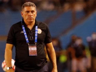 Luis Fernando Suárez critica las canchas sintéticas y la ausencia del VAR en la Concacaf 1 luis fernando suarez