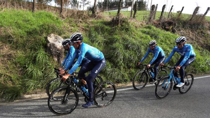 Corredores del equipo Movistar, durante un entrenamiento, en una imagen de archivo. EFE/Kiko Huesca Movistar