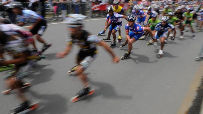 Colombia ratificó su favoritismo y, con 32 medallas de oro, se coronó campeón indiscutido del Mundial de Patinaje de Velocidad disputado en la ciudad de Ibagué. En la imagen de archivo el registro de otra competencia de patinaje de velocidad disputada en Colombia. EFE/Federico Ríos Colombia