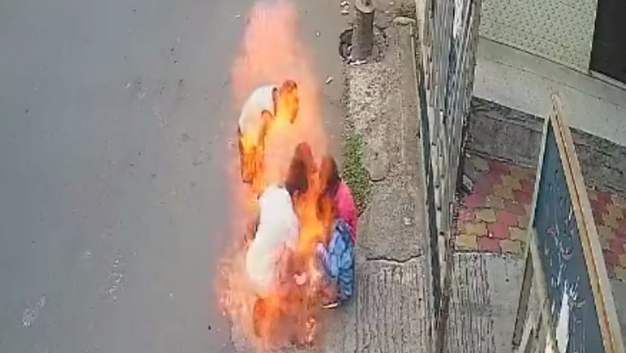 Niños prendieron pólvora en una alcantarilla y se quemaron