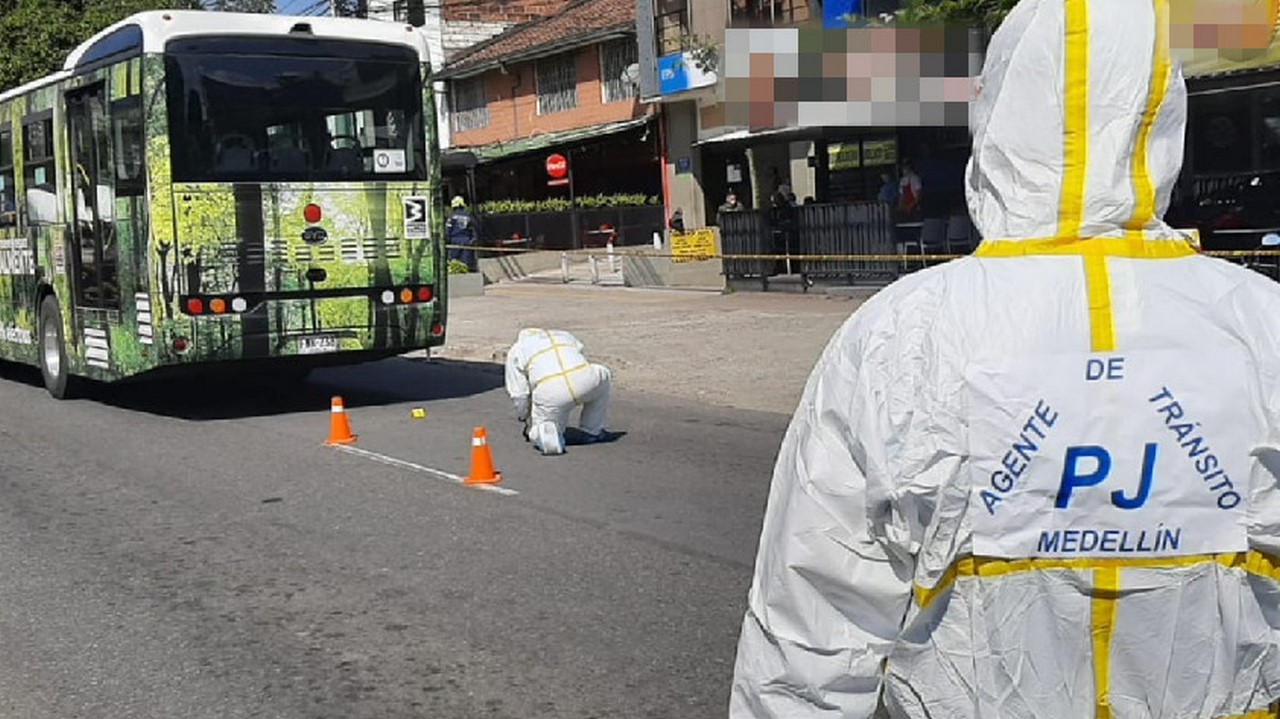Peatón murió en aparatoso accidente con Metroplús en la Av. 80